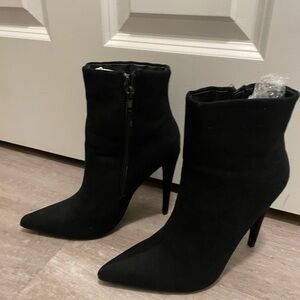 JustFab - Women’s Black Heeled Boots 7.5